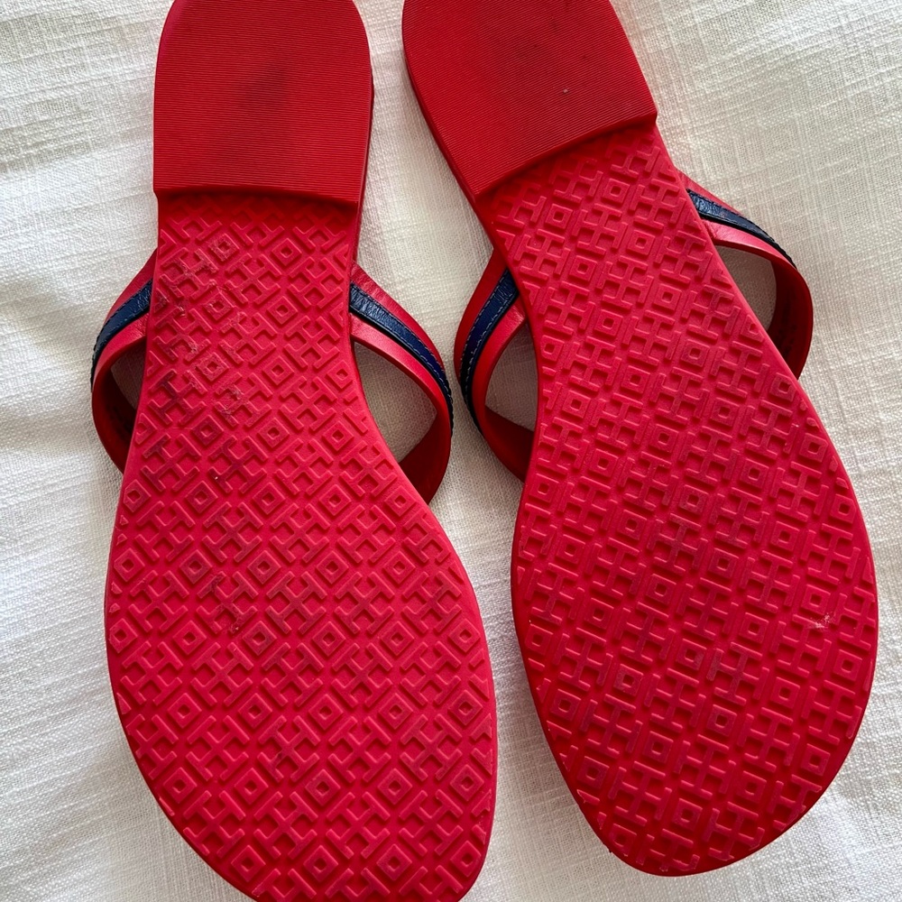 Tory Burch Red Leather Thong Sandals with Navy Stripe and Gold Logo - Picture 3 of 6